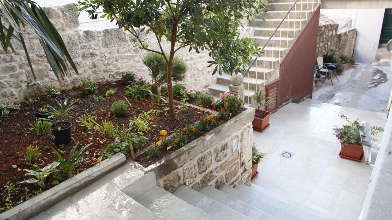 City Center Garden Apartments Sibenik Exterior photo